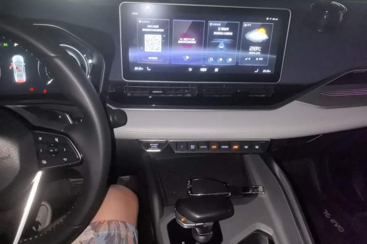 Used Geely Auto Preface 2021 Revised Version 2.0TD Luxury Edition Audio And AC Panel