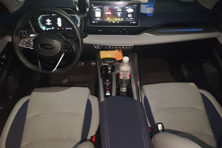 Used Geely Auto Preface 2021 Revised Version 2.0TD Luxury Edition Center Console