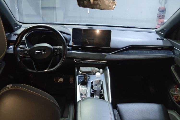 Used Geely Auto Preface 2021 2.0TD Space-Time Edition Hao Yue Center Console