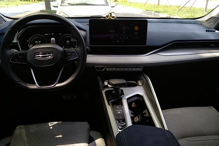 Used Geely Auto Preface 2021 Revised Version 2.0TD Luxury Edition Center Console