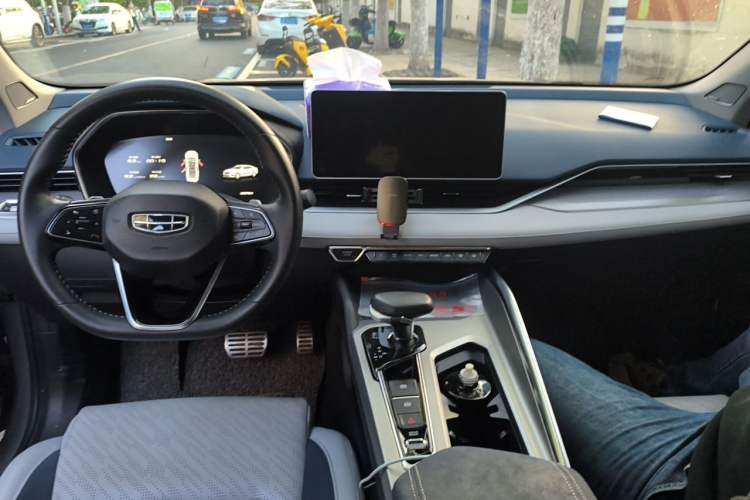 Used Geely Auto Preface 2021 Revised Version 2.0TD Luxury Edition Center Console