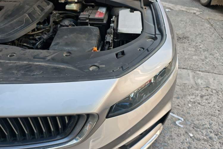 Used Geely Auto Preface 2021 Revised Version 2.0TD Luxury Edition Engine Bay Left