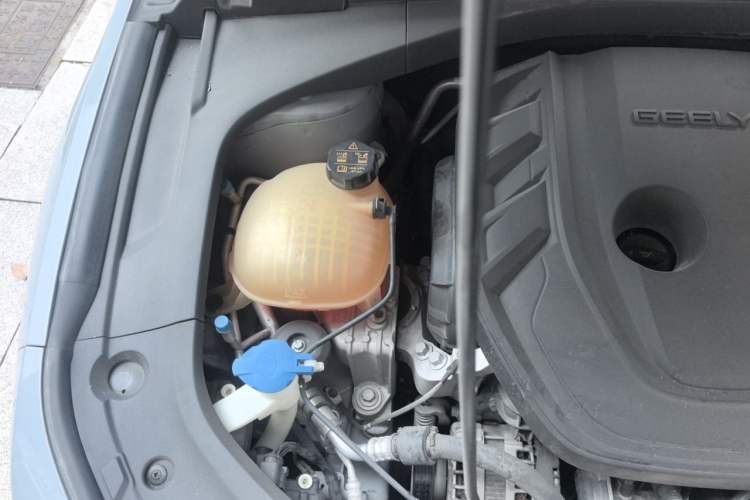 Used Geely Auto Preface 2021 2.0TD Space-Time Edition Starry Celestial Engine Bay Right