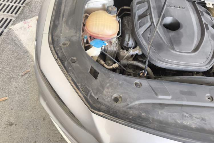 Used Geely Auto Preface 2021 2.0TD Luxury Version Engine Bay Right