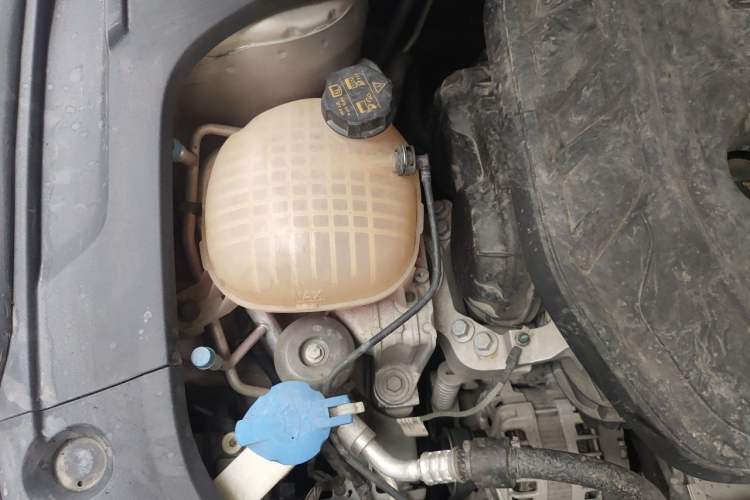 Used Geely Auto Preface 2021 2.0TD Luxury Version Engine Bay Right