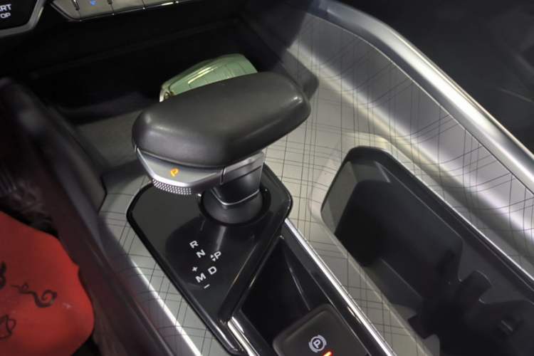 Used Geely Auto Preface 2021 2.0TD Luxury Version Gear Lever
