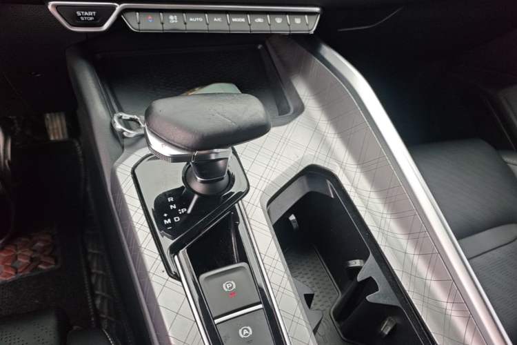 Used Geely Auto Preface 2021 2.0TD Luxury Version Gear Lever