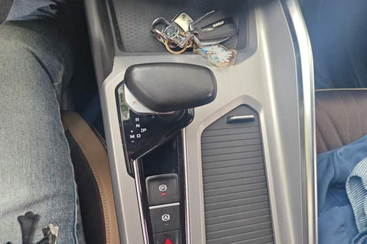 Used Geely Auto Preface 2021 Revised Version 2.0TD Luxury Edition Gear Lever