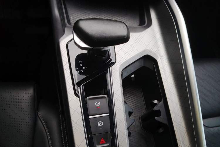 Used Geely Auto Preface 2021 2.0TD Luxury Version Gear Lever