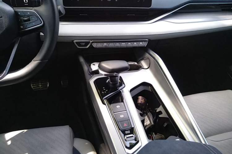Used Geely Auto Preface 2021 Revised Version 2.0TD Luxury Edition Gear Lever