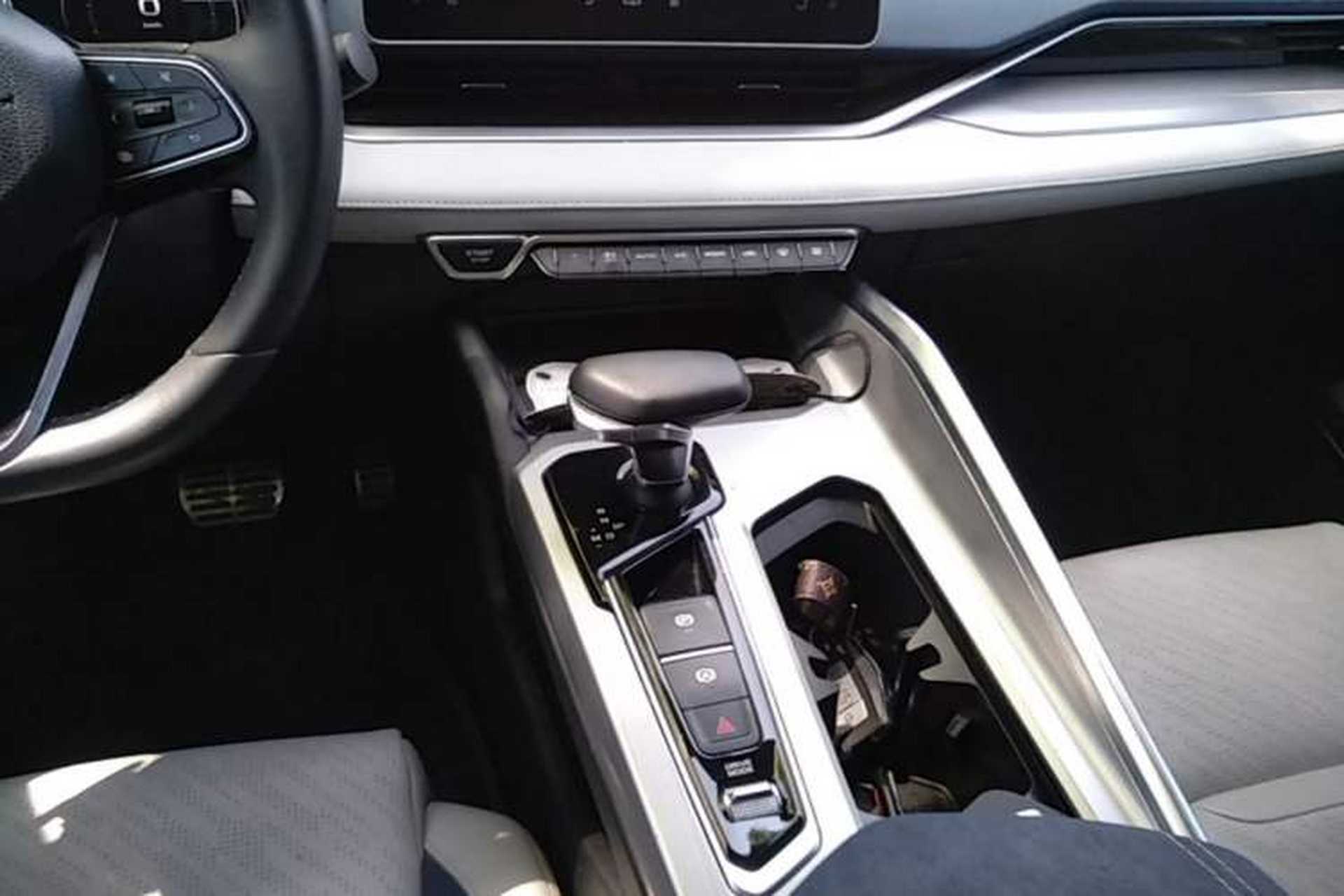 Used Geely Auto Preface 2021 Revised Version 2.0TD Luxury Edition Gear Lever