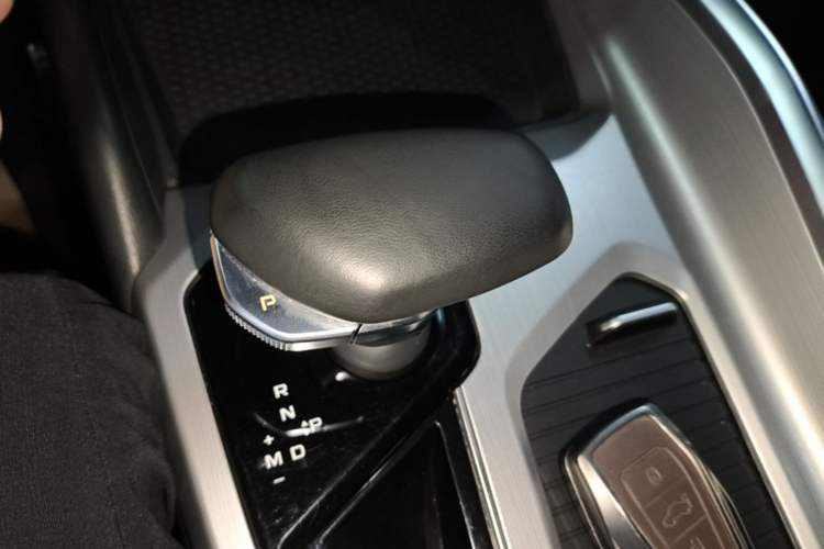 Used Geely Auto Preface 2021 Revised Version 2.0TD Luxury Edition Gear Lever