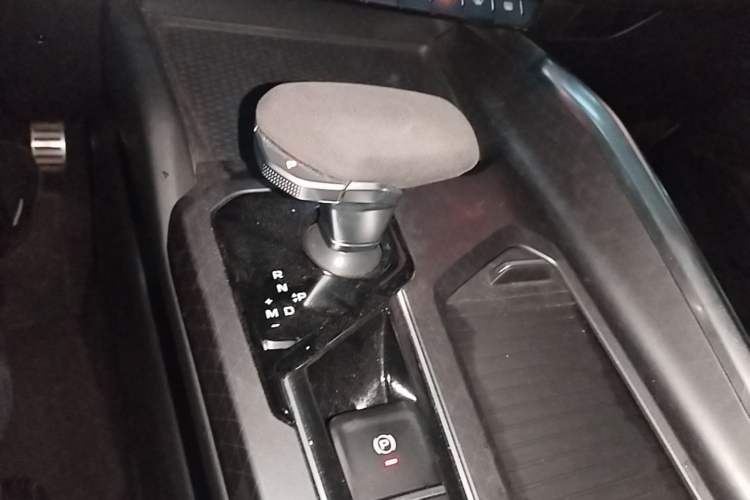 Used Geely Auto Preface 2021 2.0TD Space-Time Edition Hao Yue Gear Lever