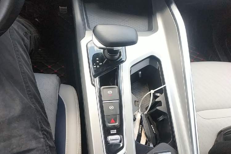 Used Geely Auto Preface 2021 Revised Version 2.0TD Luxury Edition Gear Lever