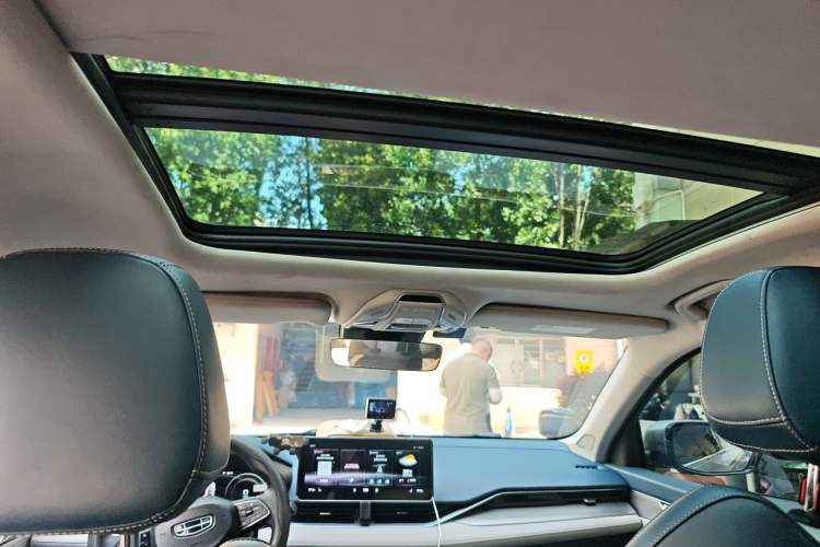 Used Geely Auto Preface 2021 Revised Version 2.0TD Luxury Edition Headliner