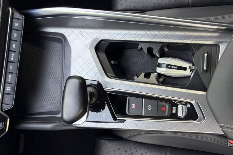 Used Geely Auto Preface 2021 2.0TD Luxury Version Interior 6