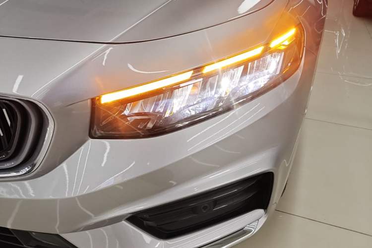 Used Geely Auto Preface 2021 Revised Version 2.0TD Luxury Edition Left Front Headlight