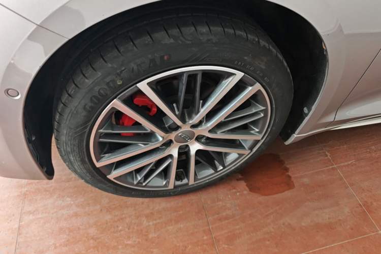 Used Geely Auto Preface 2021 Revised Version 2.0TD Luxury Edition Left Front Wheel Hub