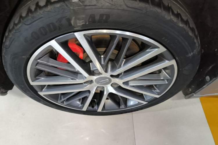 Used Geely Auto Preface 2021 Revised Version 2.0TD Luxury Edition Left Front Wheel Hub