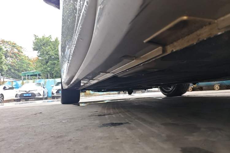 Used Geely Auto Preface 2021 2.0TD Luxury Version Left Side Sill