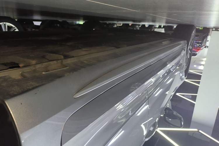 Used Geely Auto Preface 2021 2.0TD Luxury Version Left Side Sill