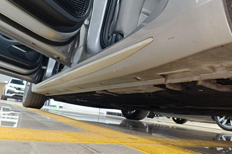 Used Geely Auto Preface 2021 Revised Version 2.0TD Luxury Edition Left Side Sill
