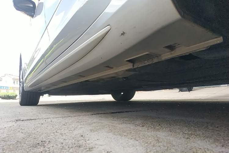 Used Geely Auto Preface 2021 Revised Version 2.0TD Luxury Edition Left Side Sill