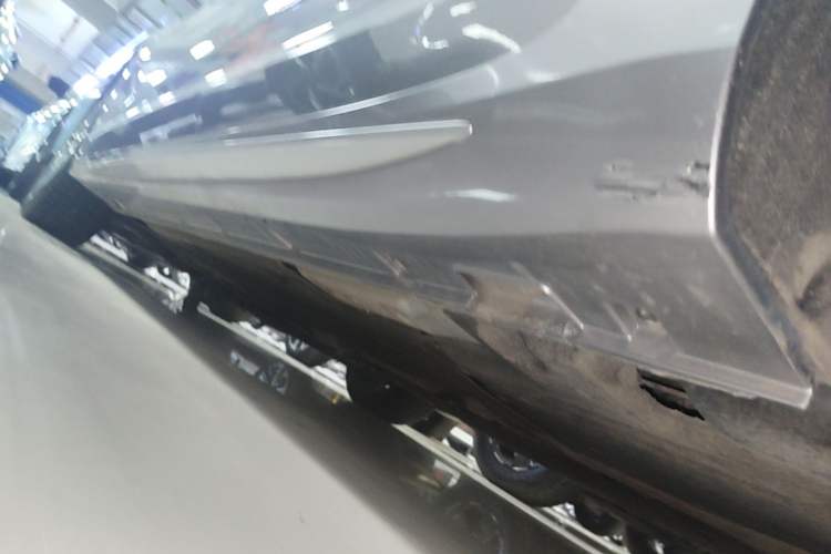 Used Geely Auto Preface 2021 Revised Version 2.0TD Luxury Edition Left Side Sill