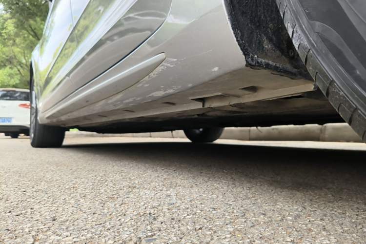 Used Geely Auto Preface 2021 2.0TD Luxury Version Left Side Sill