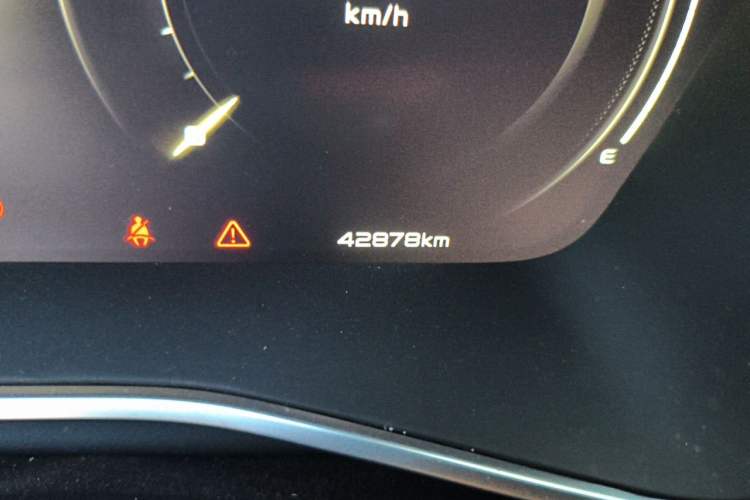 Used Geely Auto Preface 2021 Revised Version 2.0TD Luxury Edition Odometer Close Up
