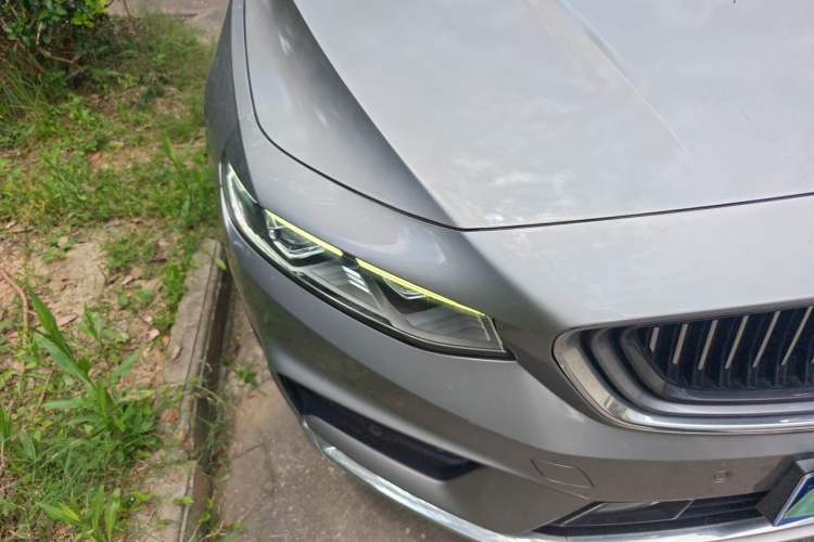 Used Geely Auto Preface 2021 2.0TD Luxury Version Right Front Headlight