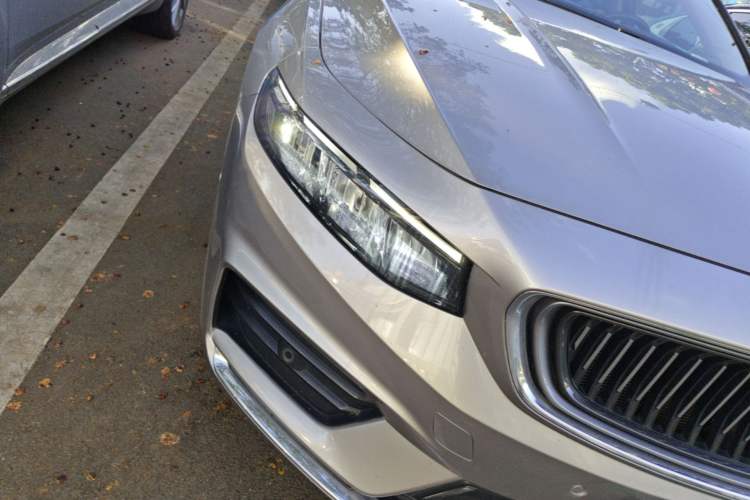 Used Geely Auto Preface 2021 Revised Version 2.0TD Luxury Edition Right Front Headlight
