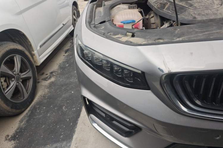 Used Geely Auto Preface 2021 Revised Version 2.0TD Luxury Edition Right Front Headlight