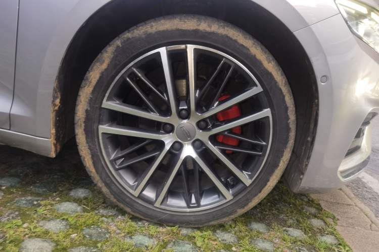 Used Geely Auto Preface 2021 2.0TD Luxury Version Right Front Wheel Hub