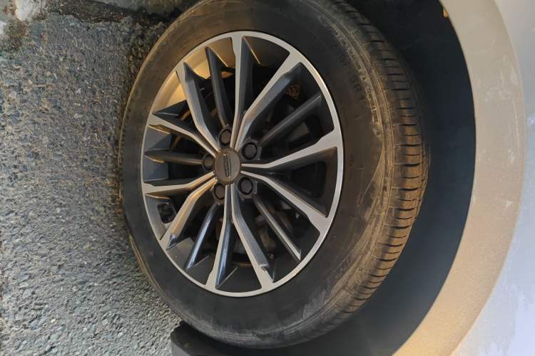 Used Geely Auto Preface 2021 2.0TD Luxury Version Right Front Wheel Hub