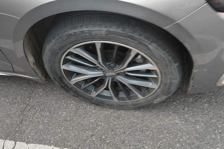 Used Geely Auto Preface 2021 2.0TD Luxury Version Right Front Wheel Hub