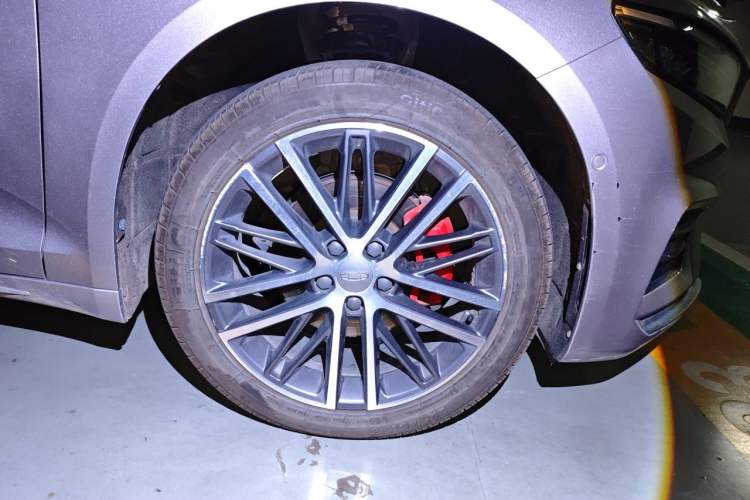 Used Geely Auto Preface 2021 2.0TD Luxury Version Right Front Wheel Hub