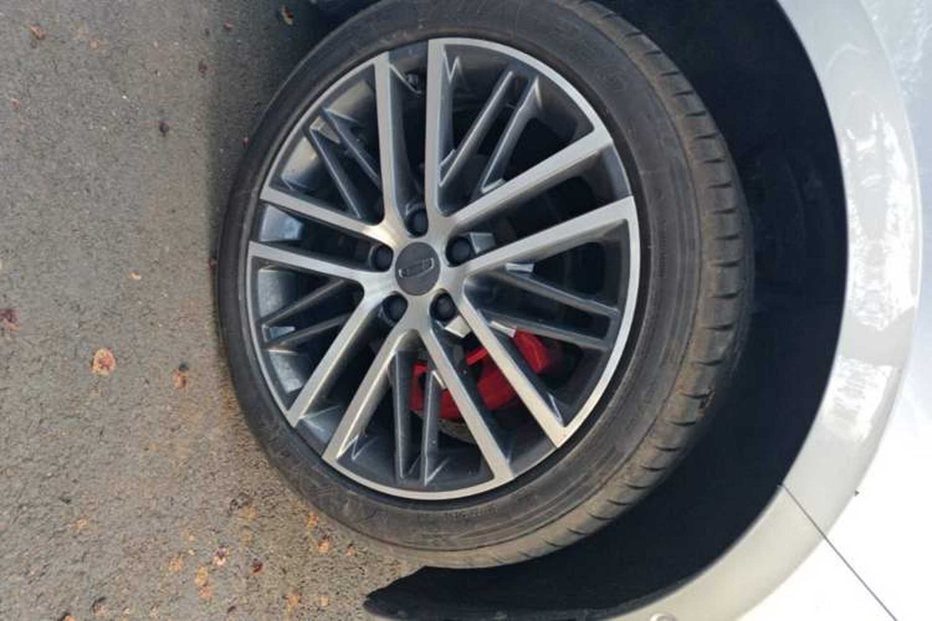 Used Geely Auto Preface 2021 Revised Version 2.0TD Luxury Edition Right Front Wheel Hub