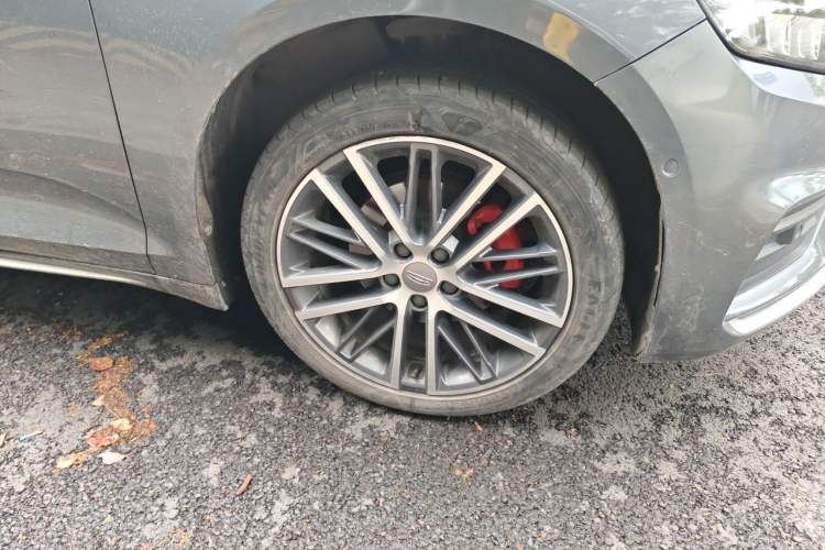 Used Geely Auto Preface 2021 2.0TD Luxury Version Right Front Wheel Hub