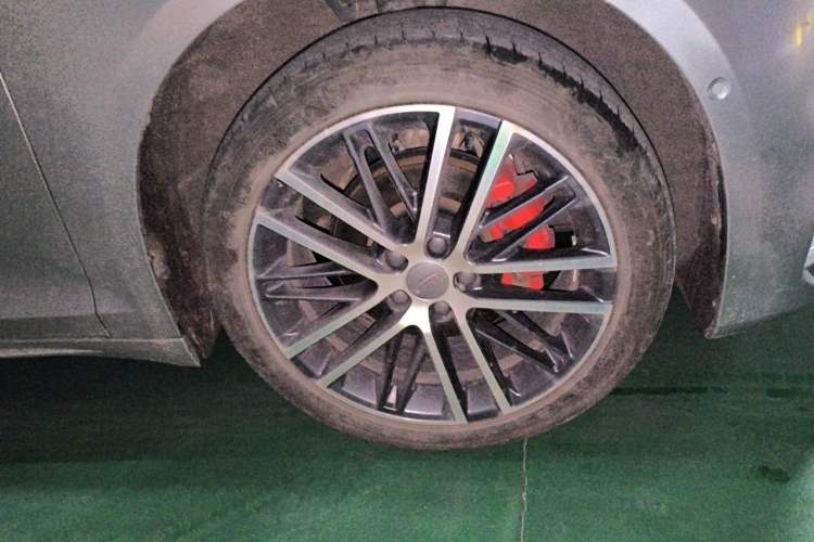 Used Geely Auto Preface 2021 Revised Version 2.0TD Luxury Edition Right Front Wheel Hub