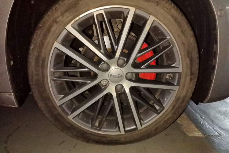 Used Geely Auto Preface 2021 Revised Version 2.0TD Luxury Edition Right Front Wheel Hub