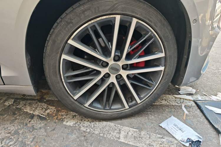 Used Geely Auto Preface 2021 Revised Version 2.0TD Luxury Edition Right Front Wheel Hub