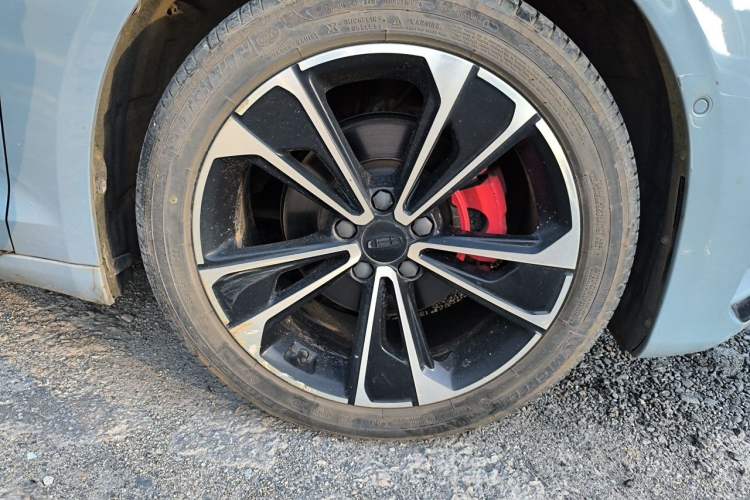 Used Geely Auto Preface 2021 2.0TD Space-Time Edition Starry Celestial Right Front Wheel Hub