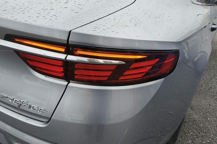 Used Geely Auto Preface 2021 2.0TD Luxury Version Right Rear Taillight