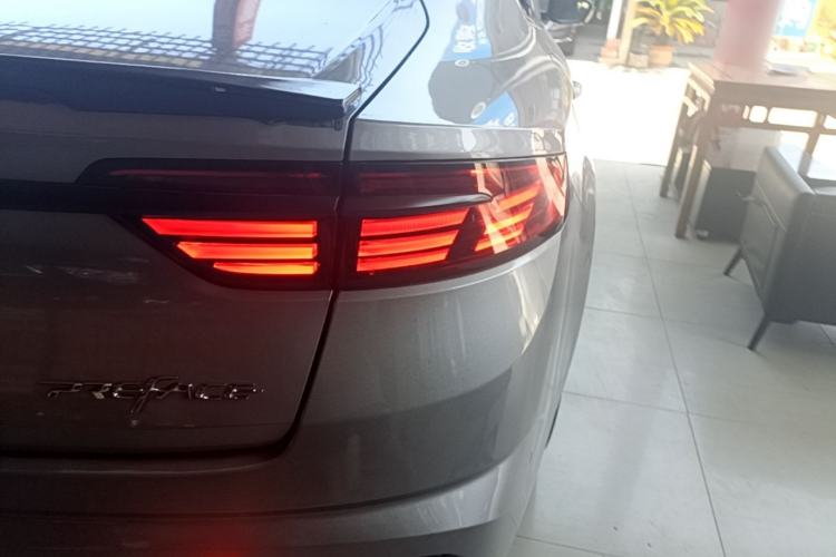 Used Geely Auto Preface 2021 2.0TD Luxury Version Right Rear Taillight
