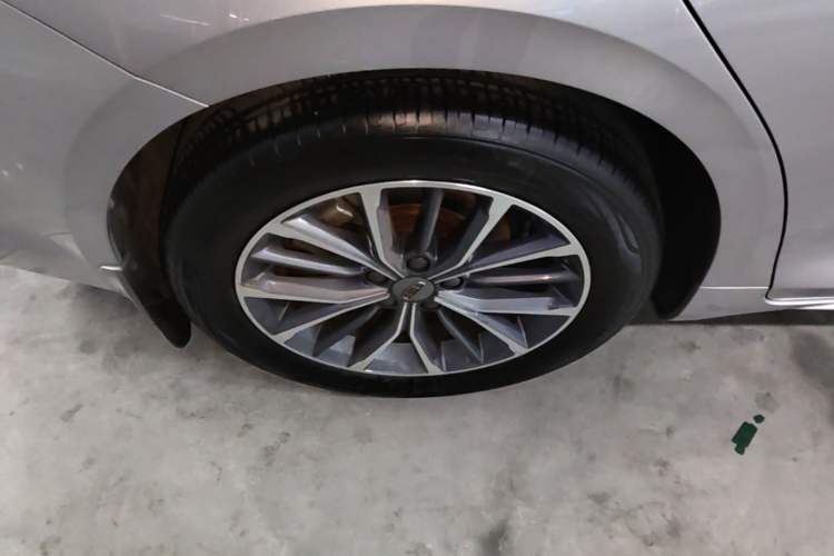Used Geely Auto Preface 2021 2.0TD Luxury Version Right Rear Wheel Hub