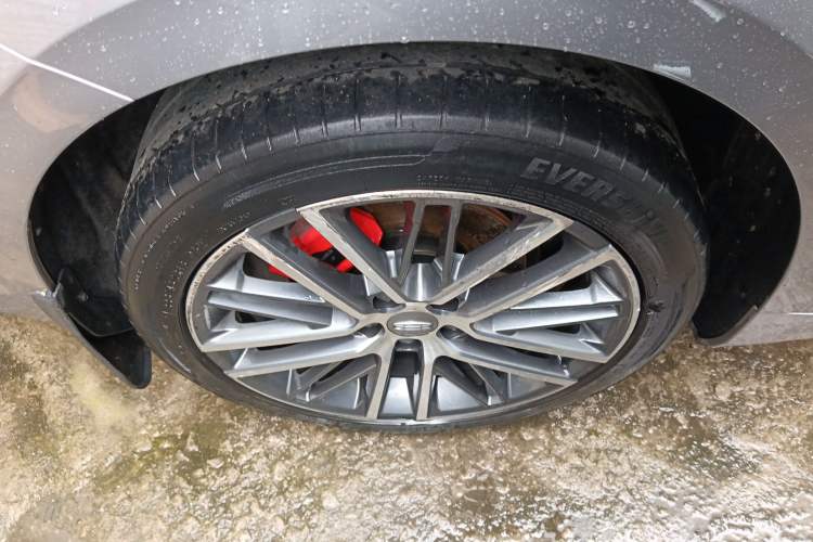 Used Geely Auto Preface 2021 Revised Version 2.0TD Luxury Edition Right Rear Wheel Hub