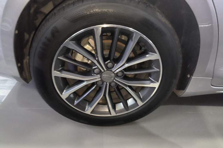 Used Geely Auto Preface 2021 2.0TD Luxury Version Right Rear Wheel Hub