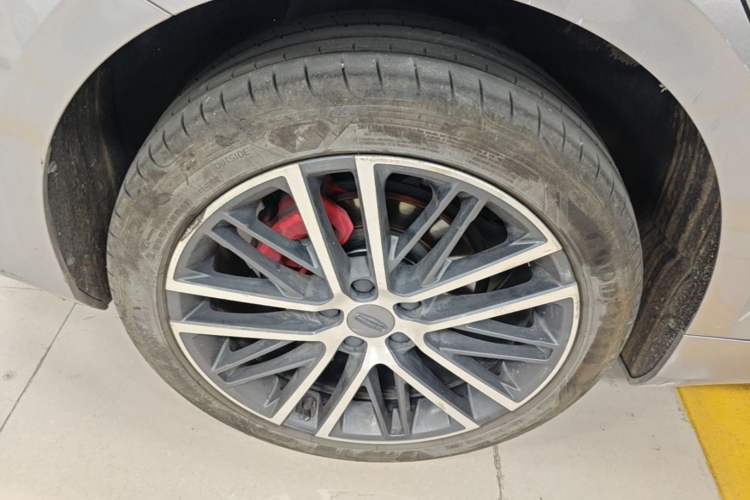 Used Geely Auto Preface 2021 Revised Version 2.0TD Luxury Edition Right Rear Wheel Hub