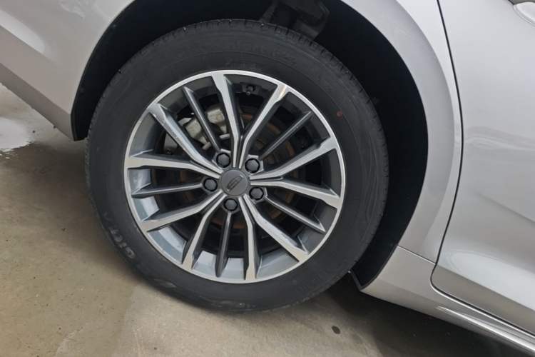 Used Geely Auto Preface 2021 2.0TD Luxury Version Right Rear Wheel Hub